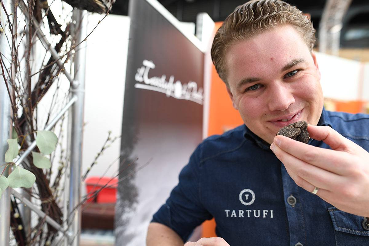 Kostprobe gefällig? Am Stand von Tartufi können Besucher Trüffel probieren.