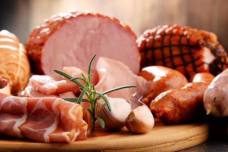 Punktgenaue Kalibrierung, Frische und pünktliche Lieferung sind für unseren Fleisch- und Wurstwarenservice selbstverständlich. 